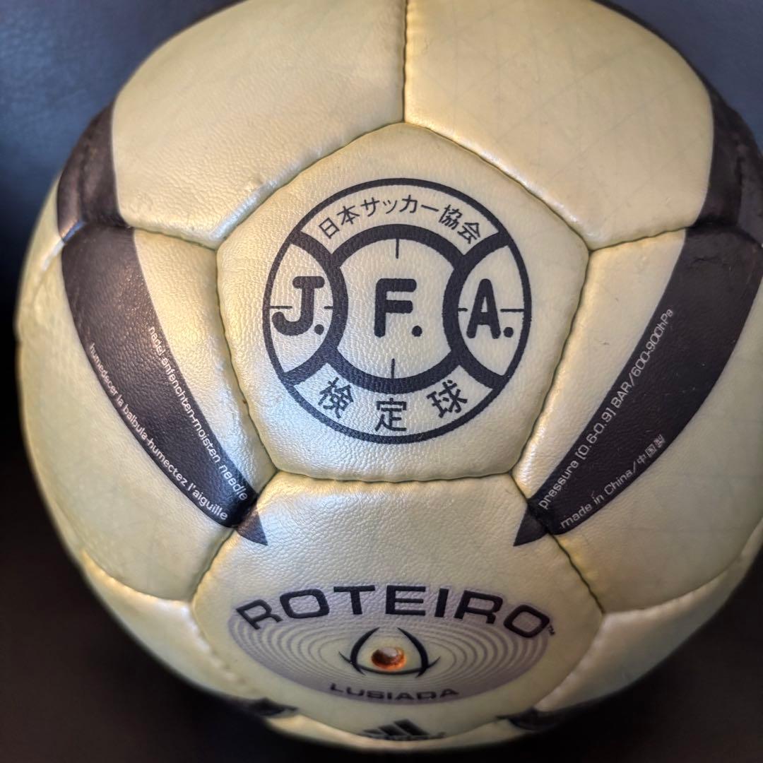 アディダス サッカーボール 5号球 ロテイロ 2004 UEFAユーロ - メルカリ