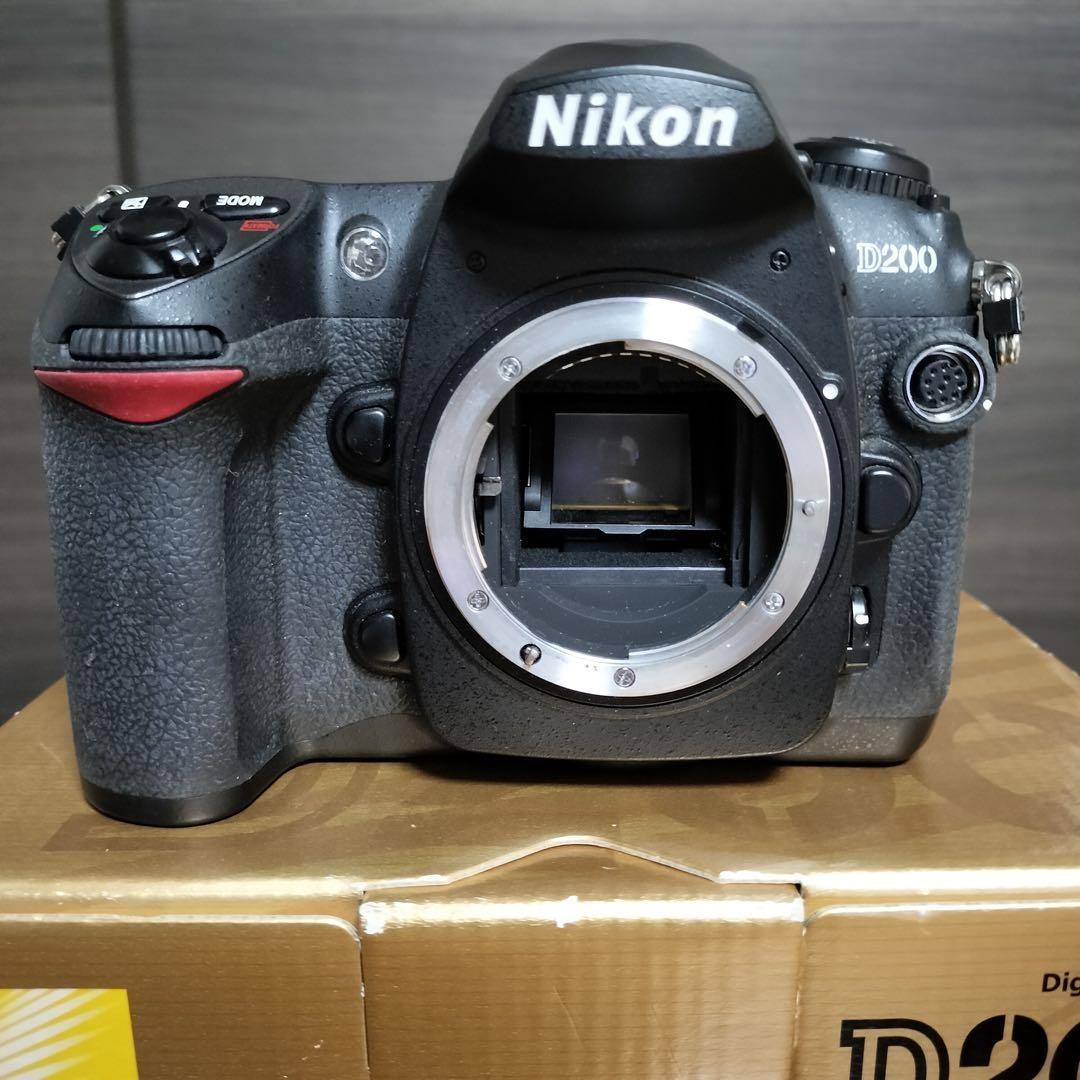Nikon D200 ボディ CCDセンサー 名機 ショット数 約13,000回 - メルカリ