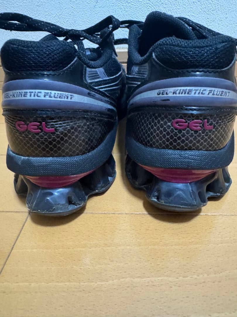 【最終値下げ】Asics Gel-Kinetic Fluent \"Black\"