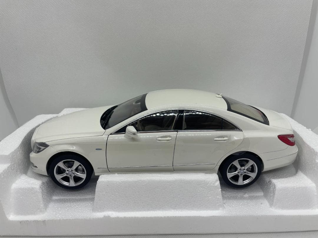 304-030 ノレブ 1/18 メルセデスベンツ CLS Coupe - メルカリ