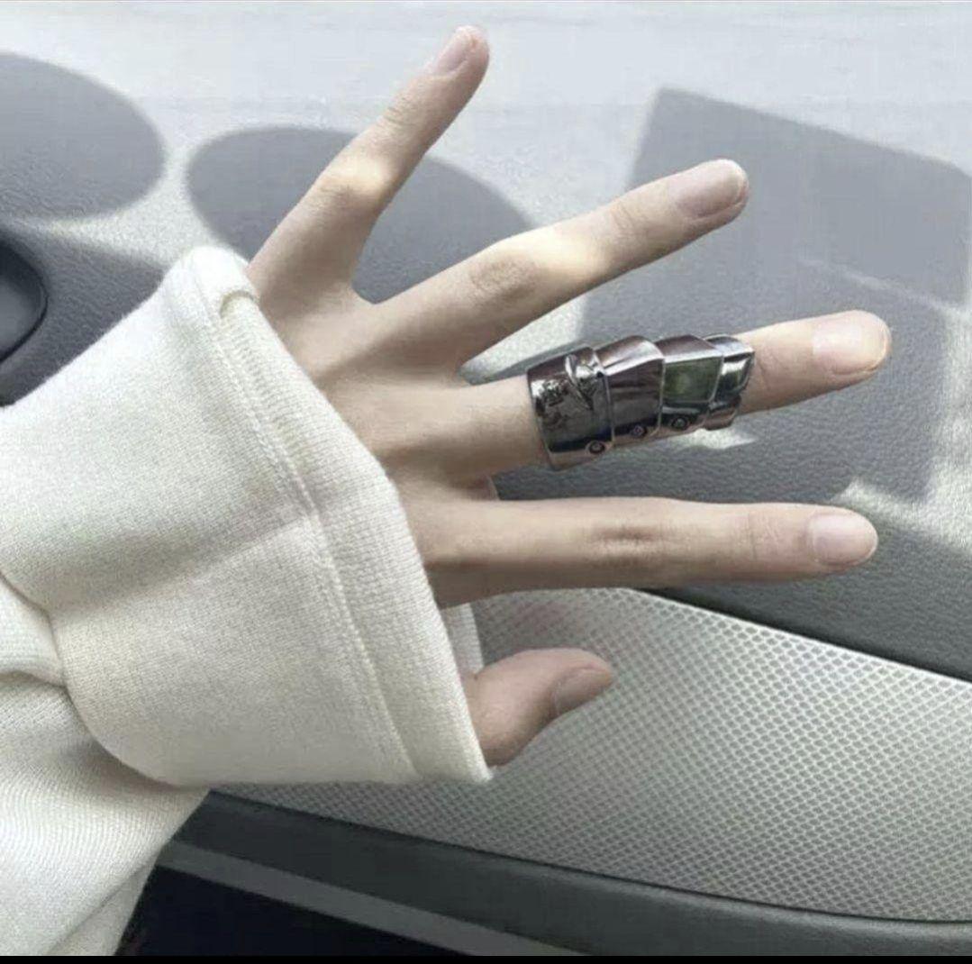 アーマーリング NANA コスプレ ブラック 13号 プレゼント セール中