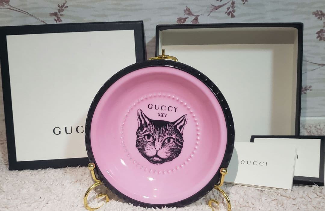 【未使用】GUCCI アッシュトレイ 小物入れ ミスティックキャット ピンク 即発!GUCCI ロゴ 小物入れ アクセサリートレイ お皿 箱入 灰皿 (GUCCI