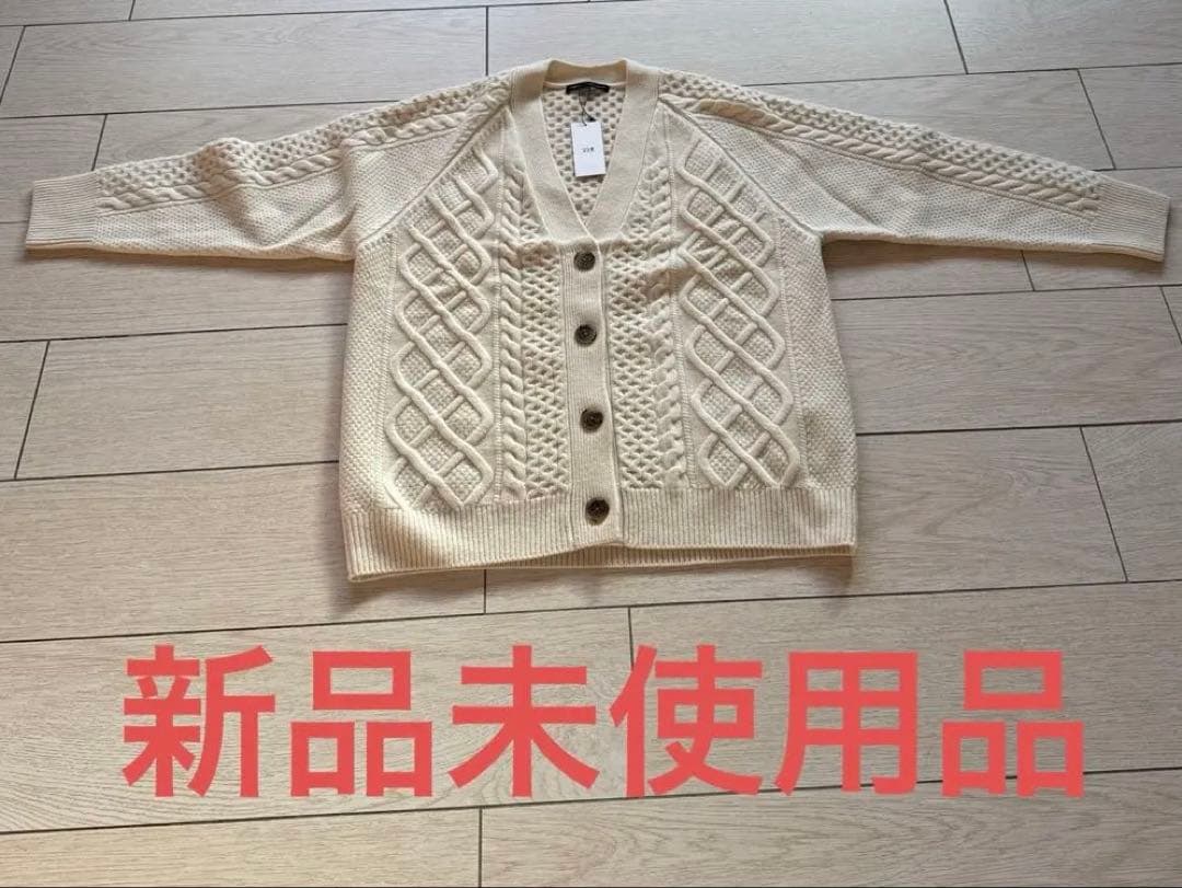 ２３区　毛１００% カーディガン 見上愛さん着用/STORY掲載】ピュアカシミヤ クルーネック カーディガン