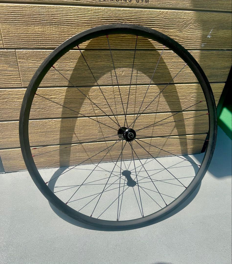 鬼軽な0.50g！【カーボンホイール前輪】スポーク外れ品