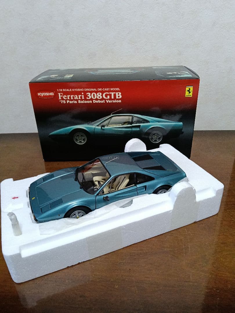 京商1/18 フェラーリ308GTB 1975 パリ・サロン・デビューバージョン