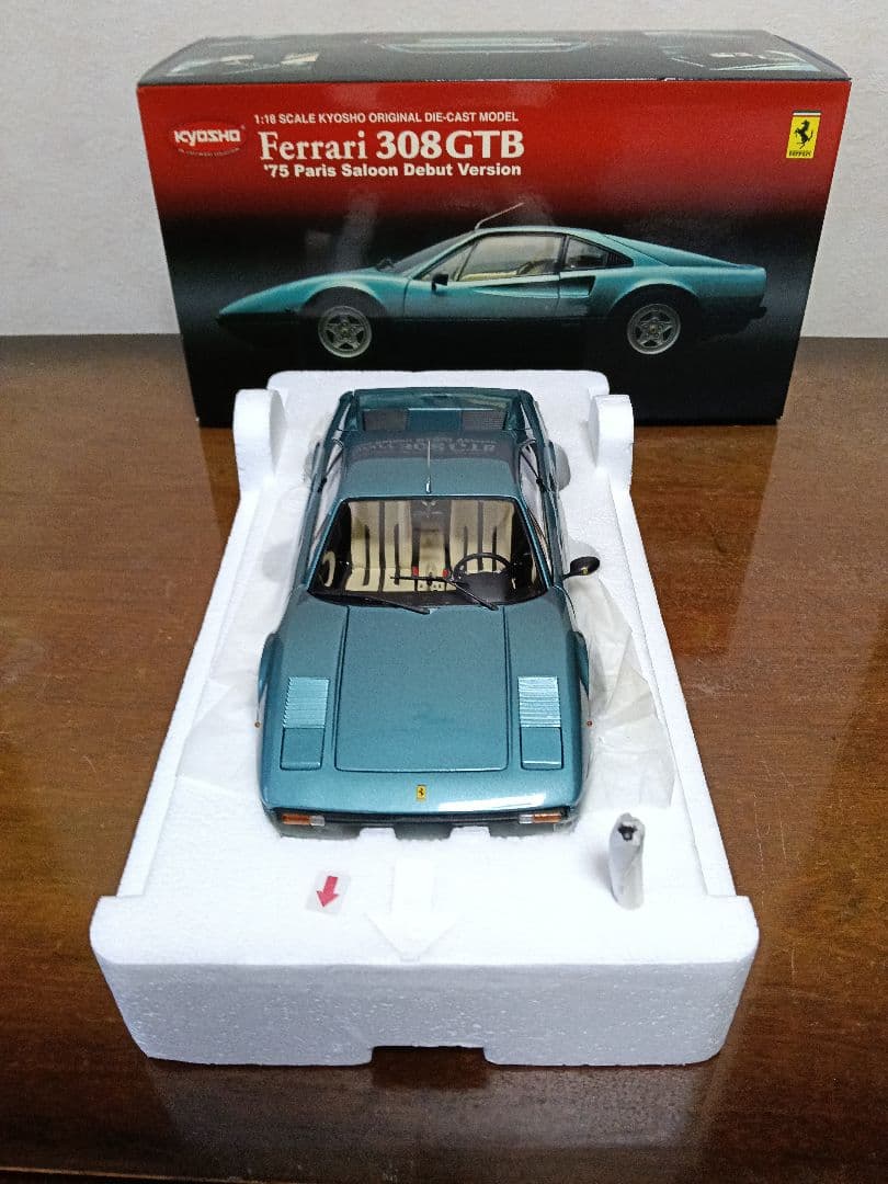 京商1/18 フェラーリ308GTB 1975 パリ・サロン・デビューバージョン