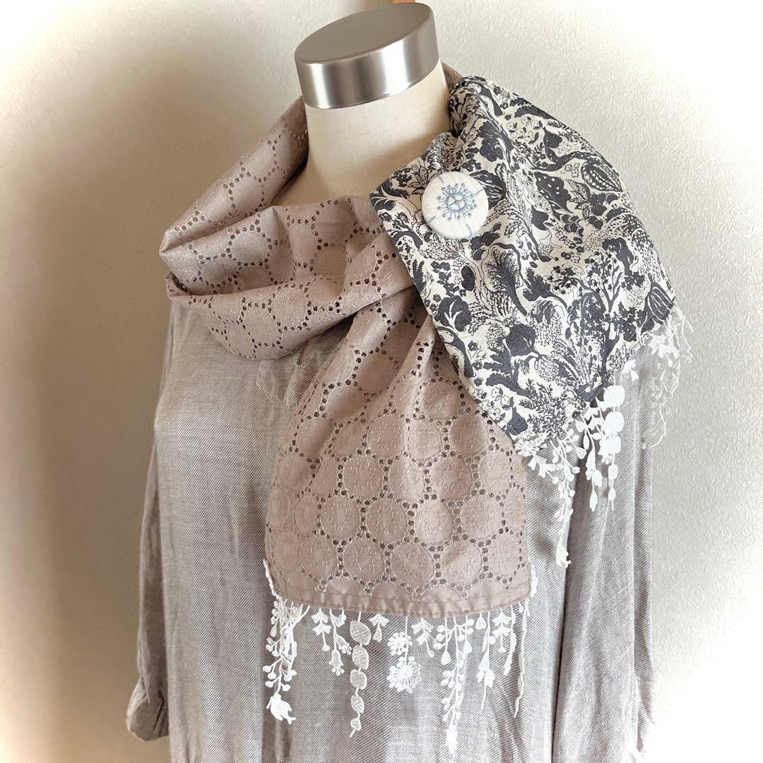 ワンちゃん☆ ミナペルホネンanemoneブローチとサークルレースストール ミナペルホネンハンドメイドanemoneブローチと柔らかガーゼストール