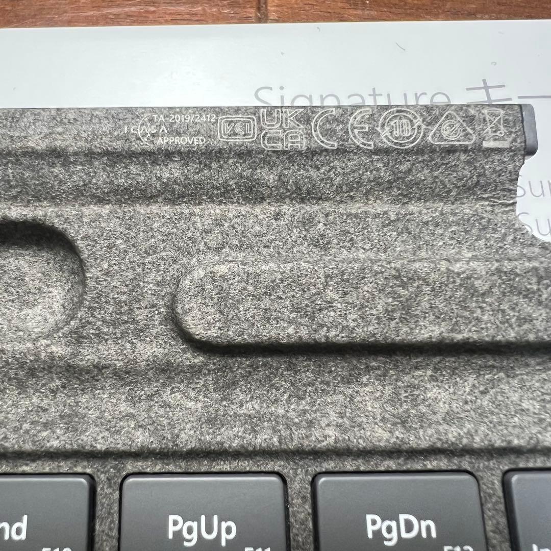 純正】 surface Pro Signature キーボード ジャンク箱付き - メルカリ