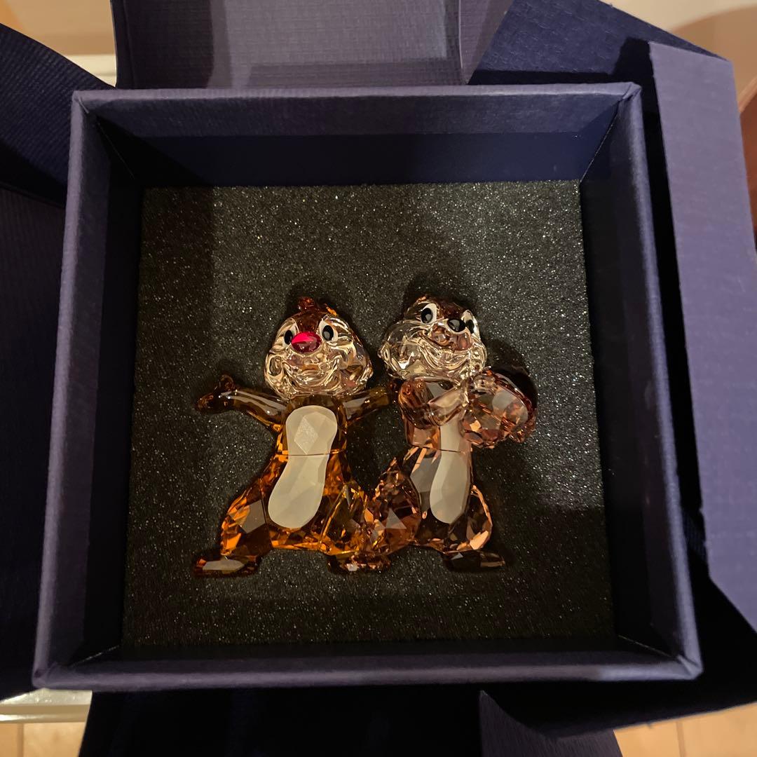 ディズニー スワロフスキー チップとデール 新品！ - メルカリ