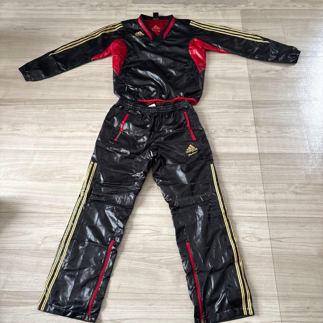 adidas ジャージ 黒/赤 長袖パンツ付きS size adidas ジャージ 黒/赤 長袖パンツ付きS size adidas ジャージ 黒/赤