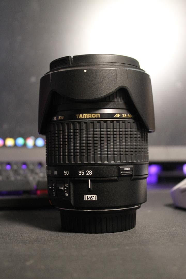 TAMRON AF 28-300mm f/3.5-6.3 VC　フード汚れあり