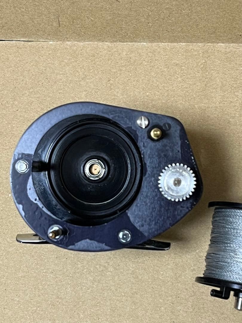 82年 アンバサダー ABU 2000 機関良好 極上品 オールドリール - リール