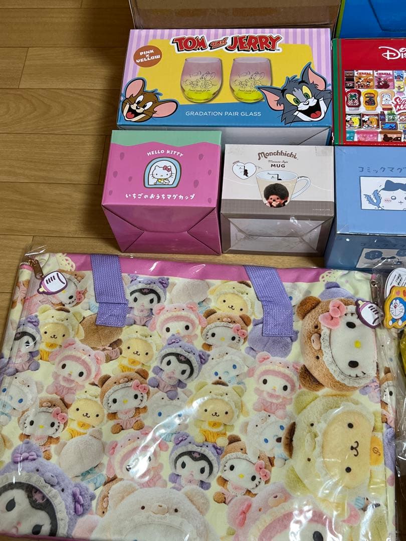 プライズ雑貨　まとめ売り　人気キャラクター　ちいかわ　キティ　ドラえもん　など