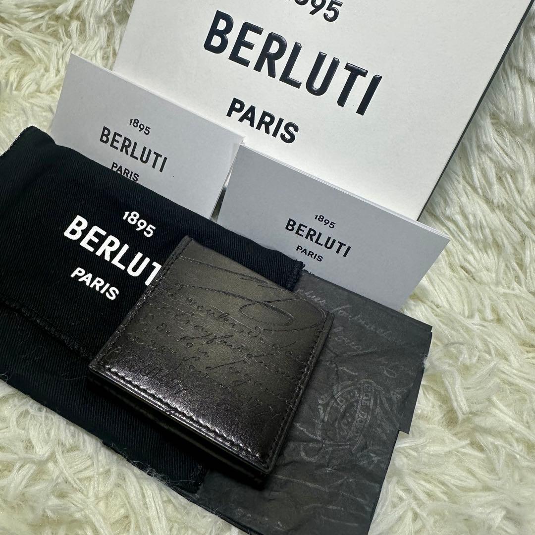 ベルルッティBerluti ケース小銭入れレザー カリグラフィー オリジン Berluti（ベルルッティ） 財布 メンズ ブランド コインケース