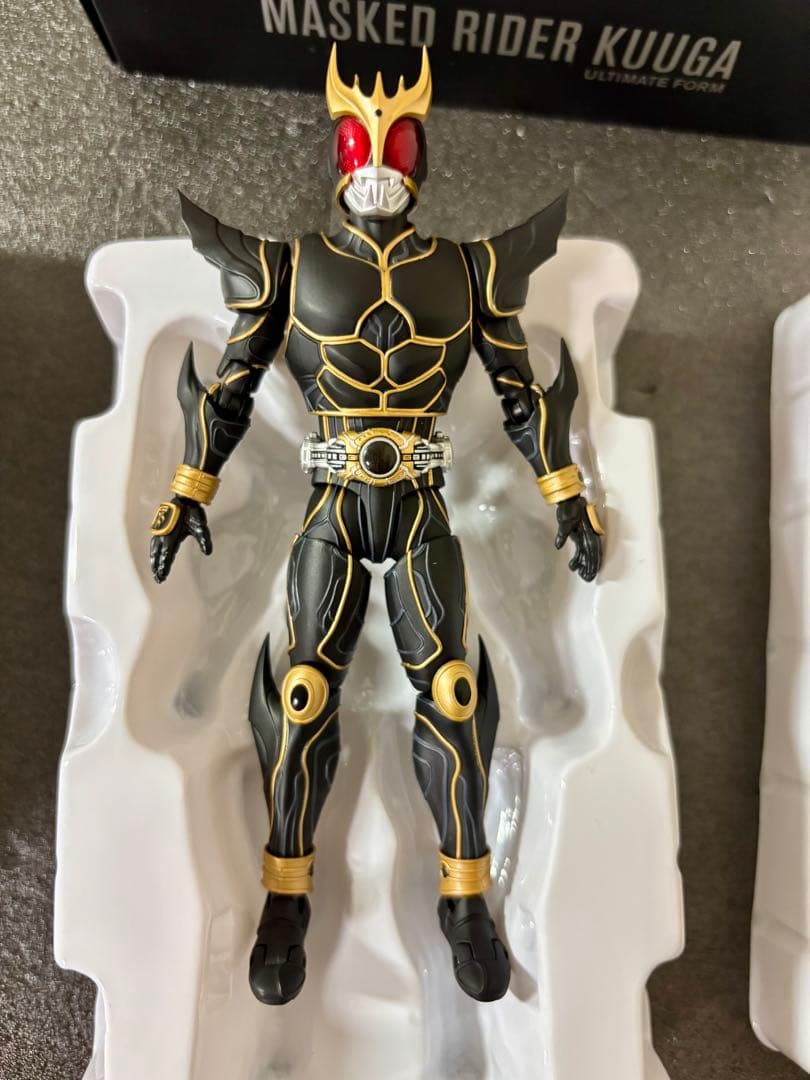 美品　仮面ライダークウガ アルティメットフォーム　ダグバ　真骨彫製法　フィギュア