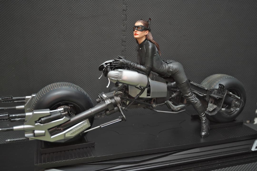 キャットウーマン　クイーンスタジオ　1/6 スタチュー