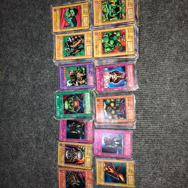 遊戯王 初期カード まとめ売り 500枚 - メルカリ