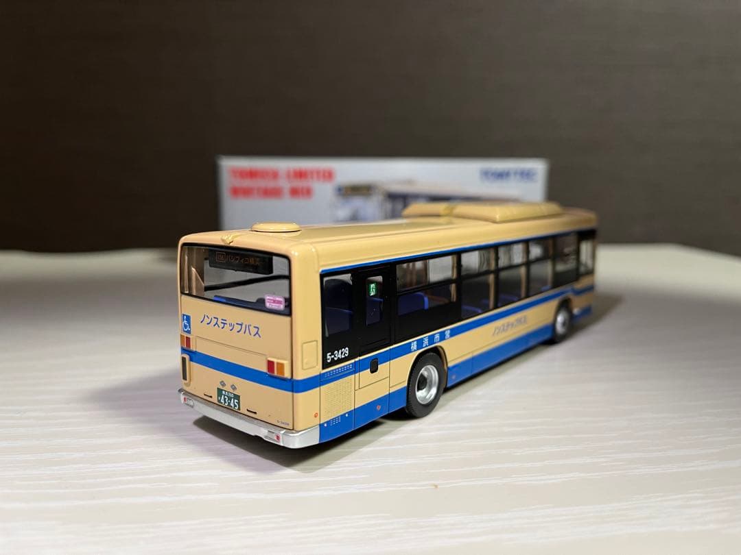 トミカリミテッドヴィンテージNEO 1/64 日野ブルーリボン 横浜市交通局