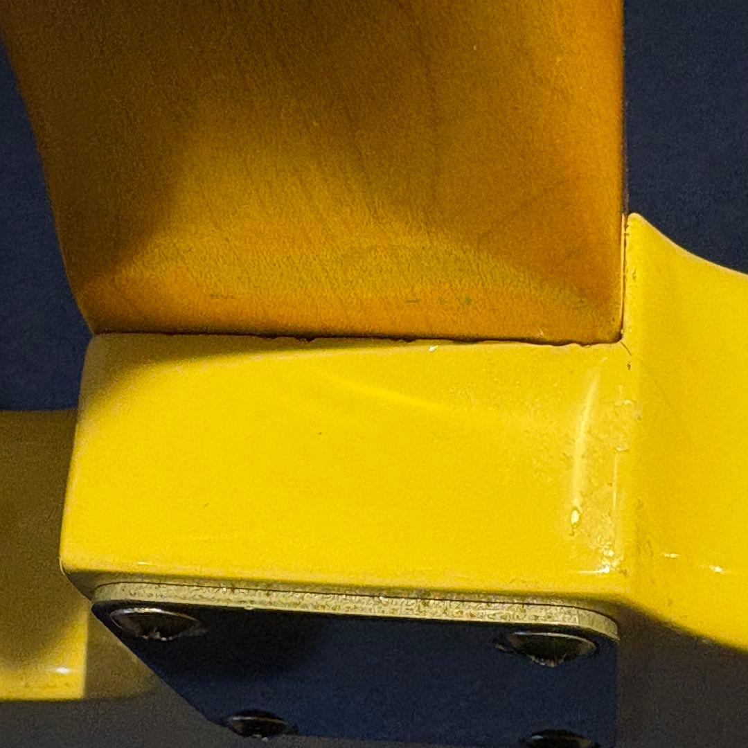 フェンダーネックとGFSボディアッセンブリ