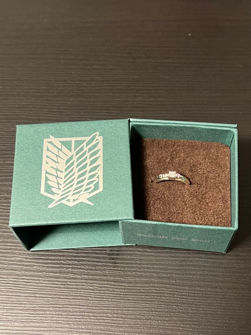 進撃の巨人　ハンジ　クラシカルリング　FanFunMARKET 進撃の巨人 ハンジ・ゾエ クラシカルリング