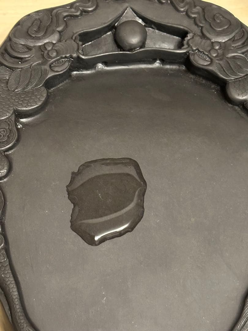 中国美術　双龍搶珠（龍戱玉）楕円硯