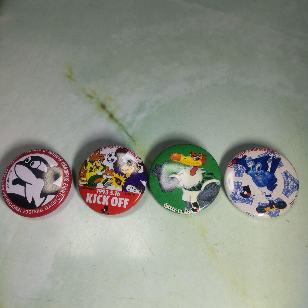 Jリーグサッカーピンバッジ.缶バッチセット - メルカリ