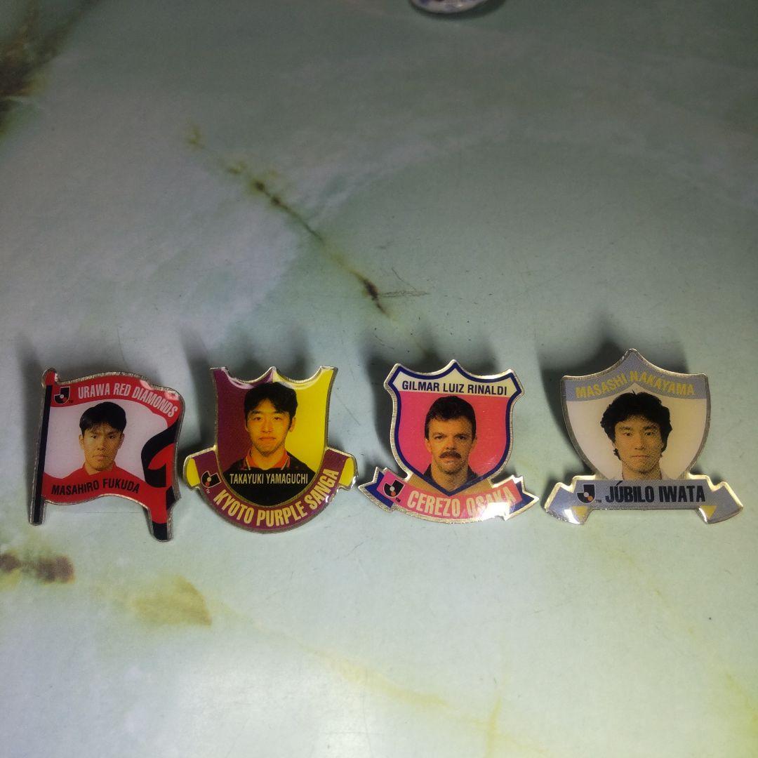 Jリーグサッカーピンバッジ.缶バッチセット - メルカリ