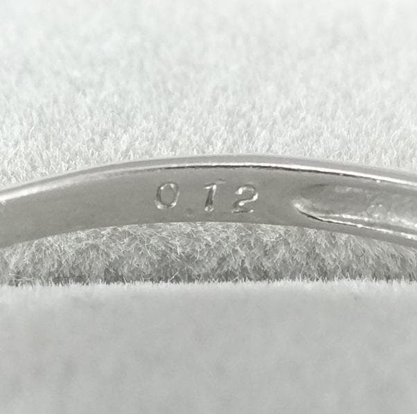 【美品】0.12ct　ダイヤモンド　ハーフエタニティ　リング　プラチナ