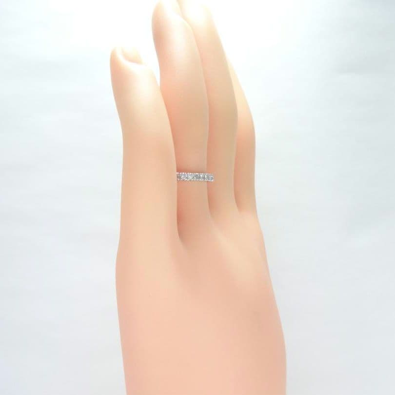 【美品】0.12ct　ダイヤモンド　ハーフエタニティ　リング　プラチナ