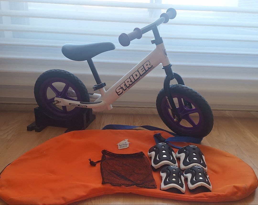 STRIDER ムラサキスポーツ限定 プロテクター.キャリーケース. スタンド付 DB ディービー HUGGER ROLLER BAG 60L スノーボード キャリーバッグ 23