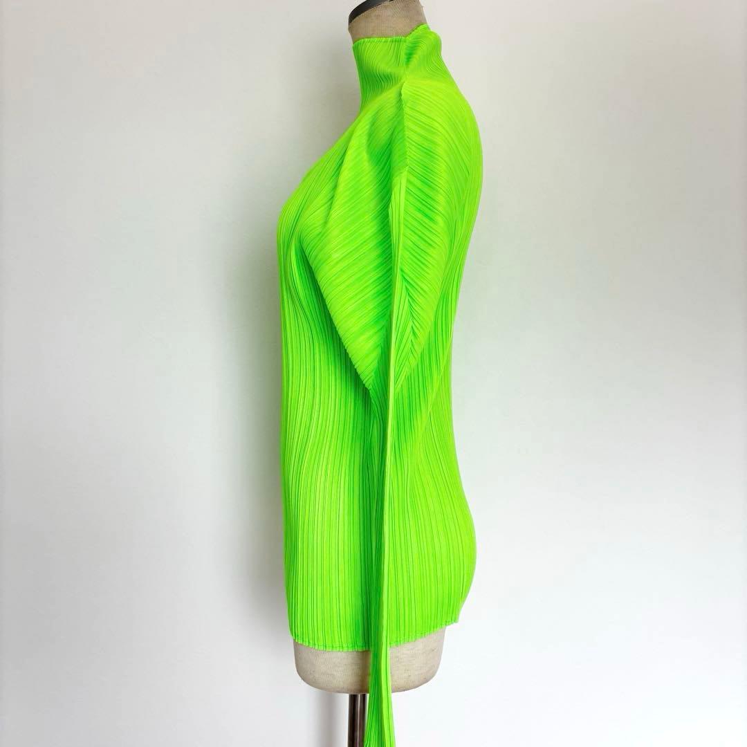 美品】プリーツプリーズ イッセイミヤケ トップス 蛍光 グリーン