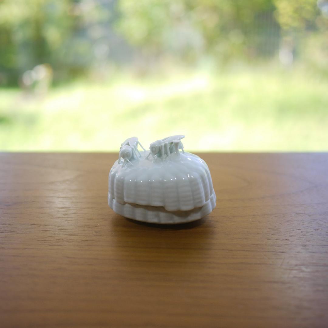 赤松白斎 蜂巣 白磁香合 透かし彫 白林窯 兵庫神崎 厄除け魔除け