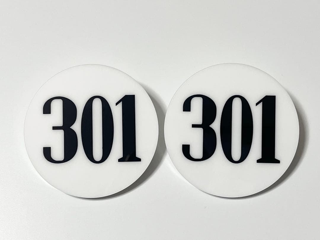 冨樫義博展 ハンター試験 ナンバープレート アクリルバッジ イルミ