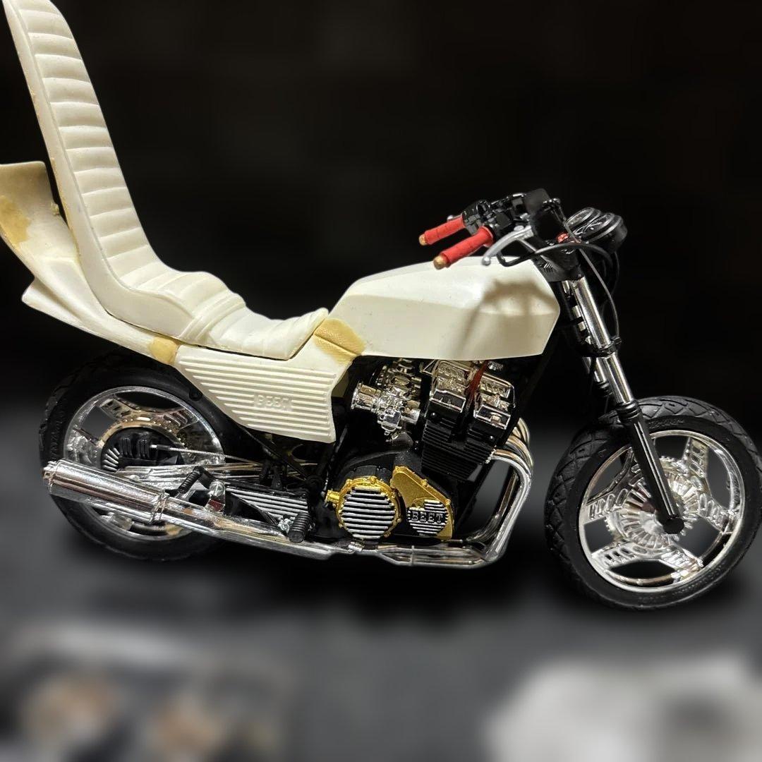 CBX400F プラモデル制作途中