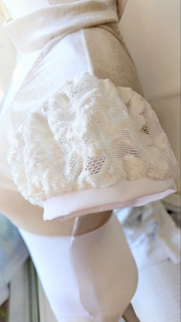 Ｓ～Ｍ／アイボリーベロアとふんわり起毛レース袖が可愛いチョーカー娘役レオタード白