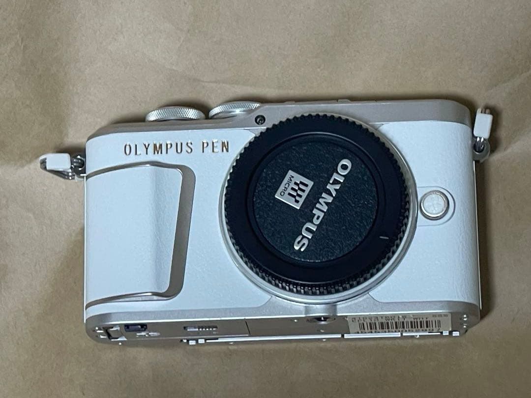 展示品　OLYMPUS PEN E-PL10 ホワイト　ダブルズームキット OLYMPUS PEN 新品 ミラーレス一眼カメラ E-PL10 EZダブルズームキット