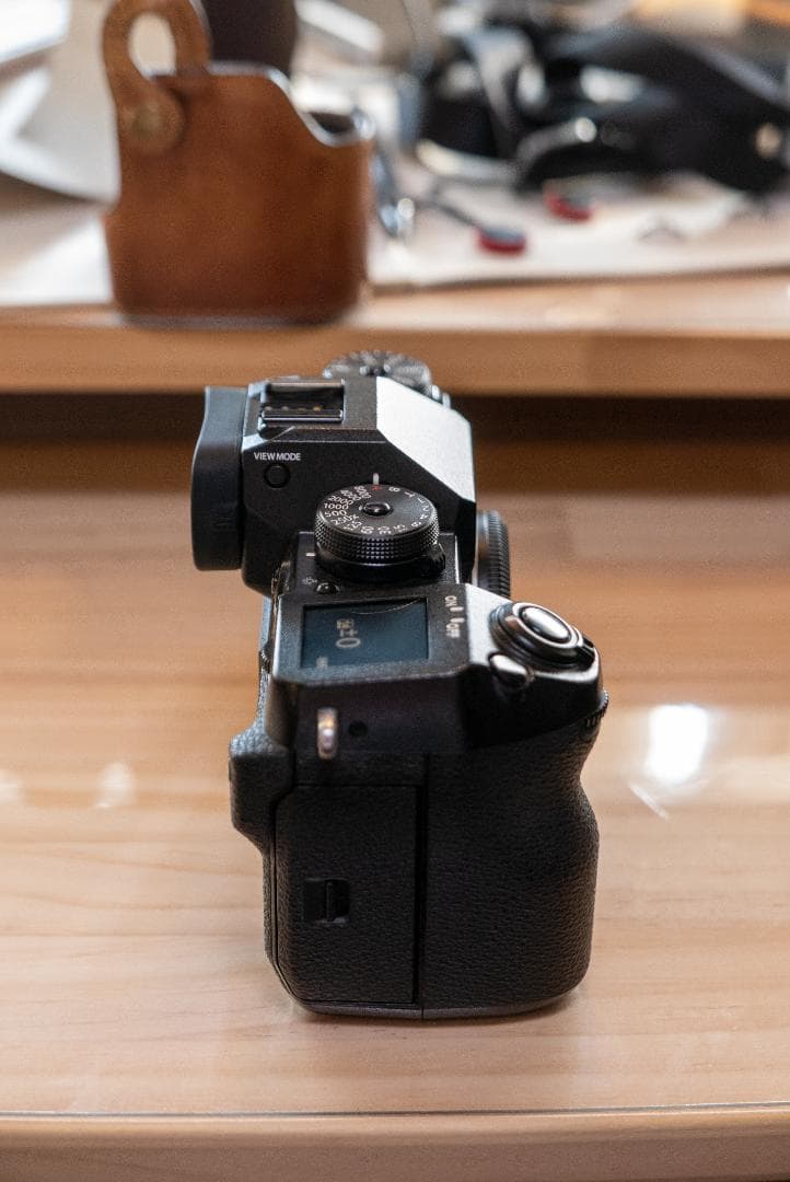 富士フィルム FUJIFILM X-H1 ハーフケースおまけ付き 良品 動作品