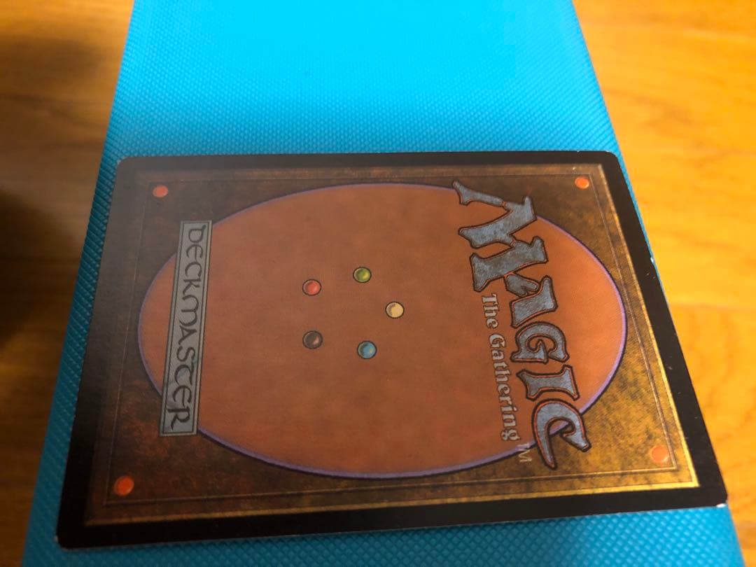 厳かなモノリス(アーティファクト)