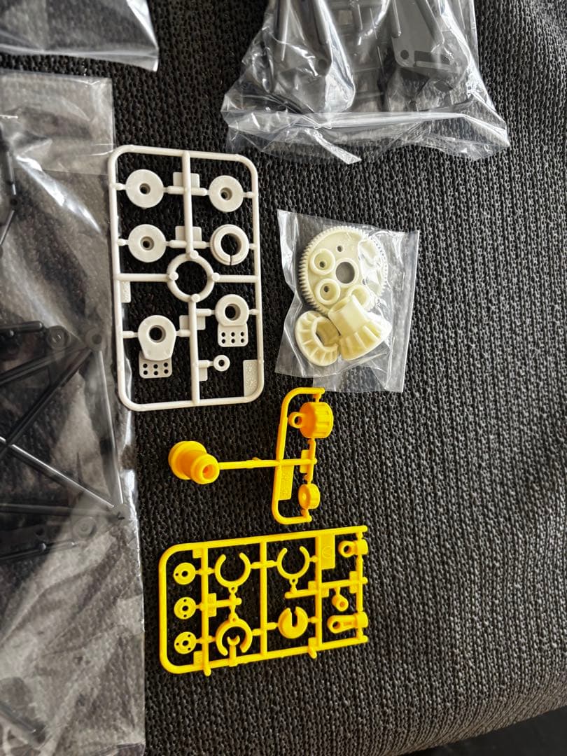 タミヤ　Cカーシャシーキット（新品未組立、一部パーツ無し）