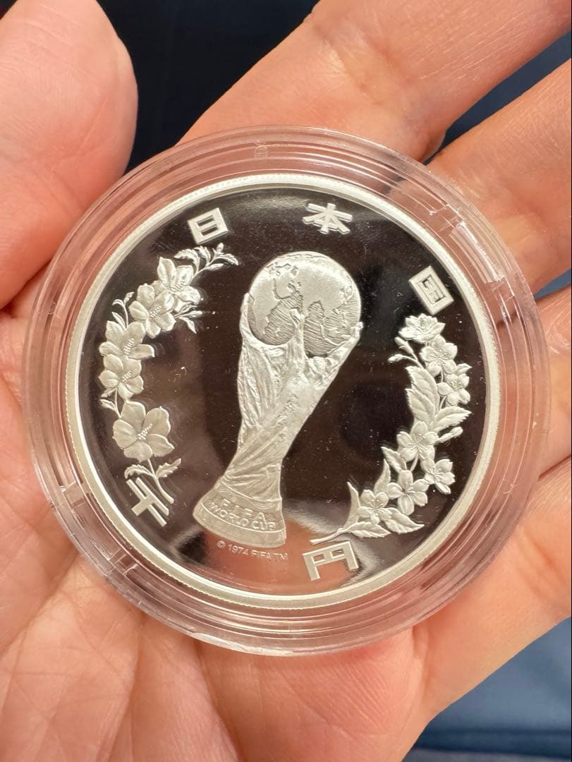 2002 FIFAワールドカップ SV1000銀製記念硬貨 重さ31.1g - メルカリ