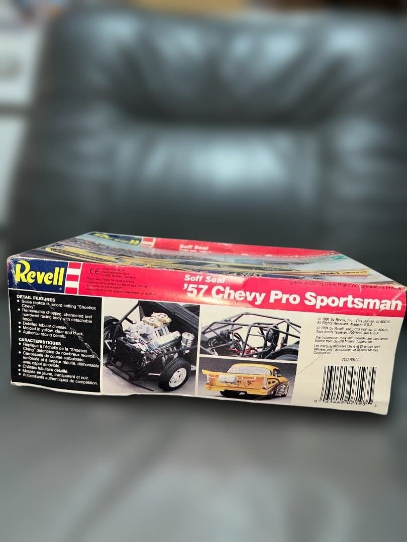 レベル 1/25 マスタング & '57シェビー プラモデル 2点セット 未組立