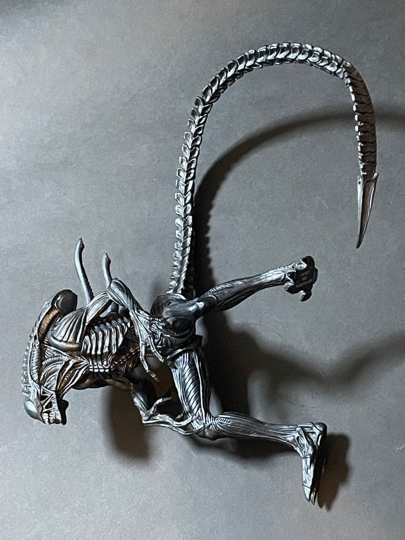 マクファーレントイズ　12インチ　グリッドエイリアン　フリュー　プレデリアン