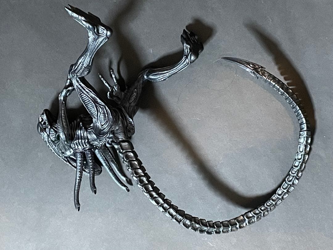 マクファーレントイズ　12インチ　グリッドエイリアン　フリュー　プレデリアン