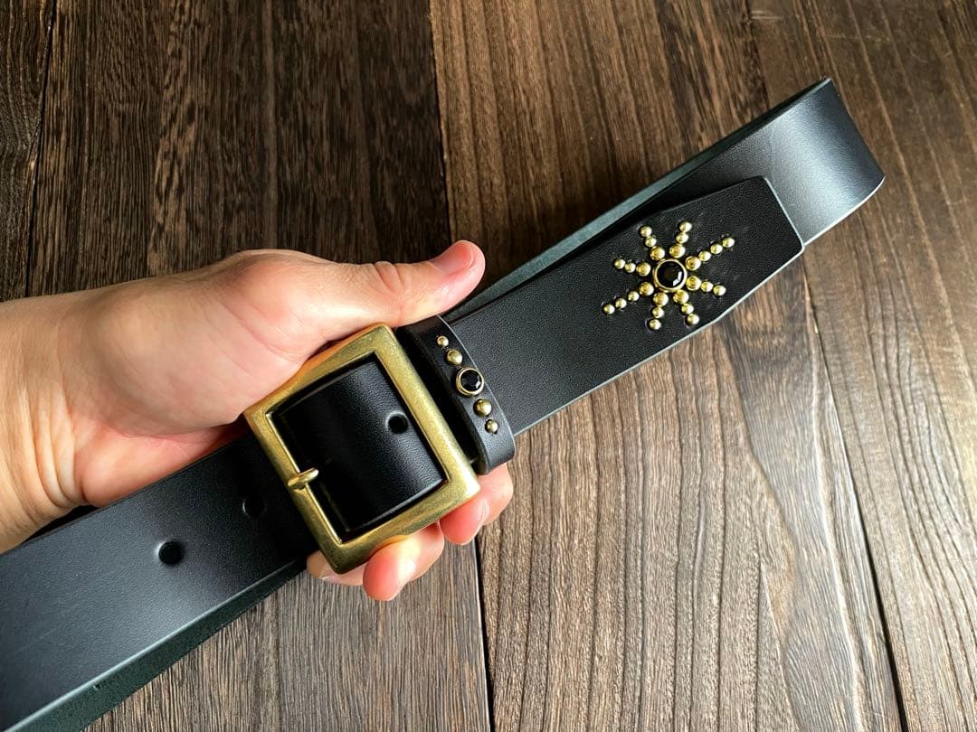 スタッズギャリソンベルト 牛ヌメ 真鍮 38mm HTC CALEE - メルカリ