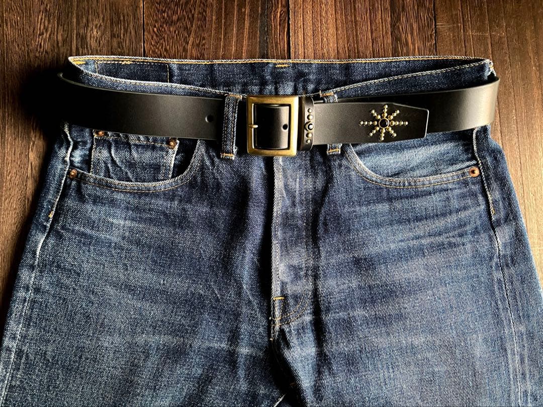 スタッズギャリソンベルト 牛ヌメ 真鍮 38mm HTC CALEE - メルカリ