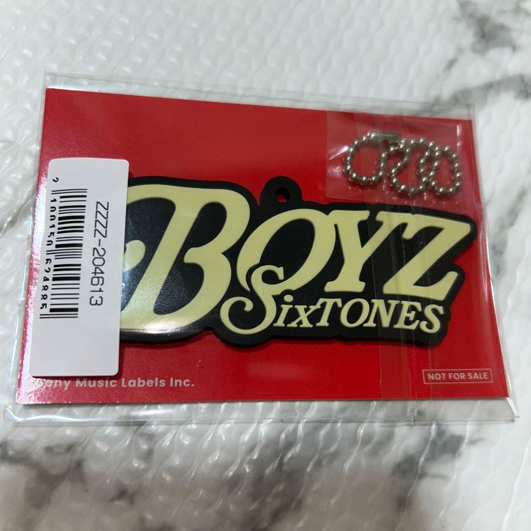 SixTONES BOYZロゴ キーホルダー 特典グッズ - メルカリ