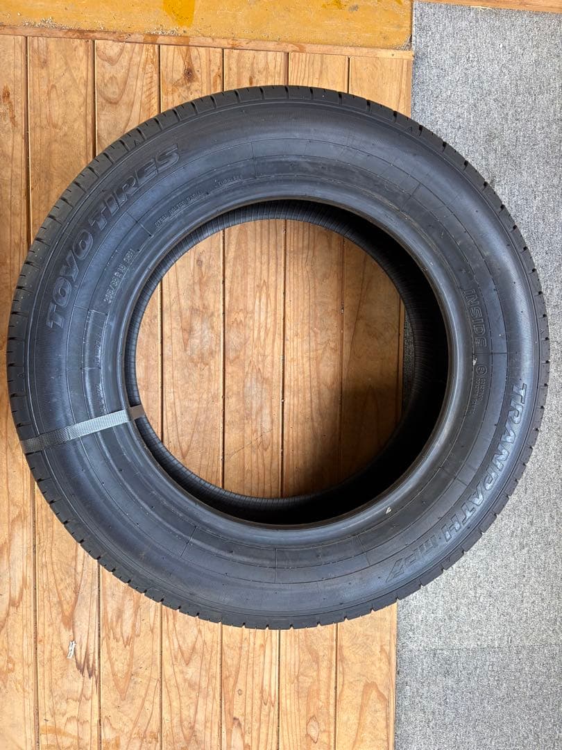 トーヨー　夏用タイヤ　205/65/R16