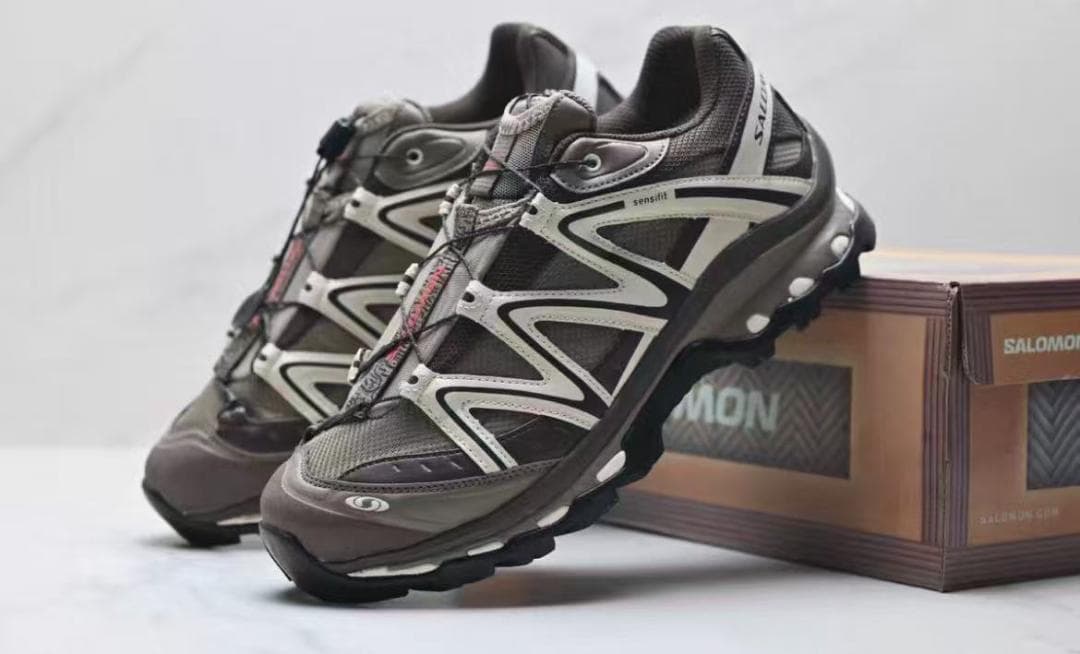 SALOMON チャマ古道 馬年限定