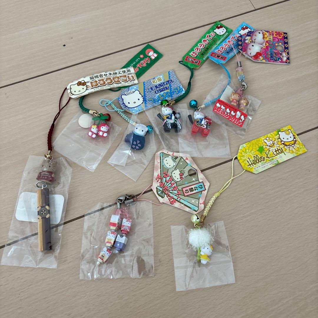 本日まで❣️キティちゃん♡陶器セットand根付け　超レア