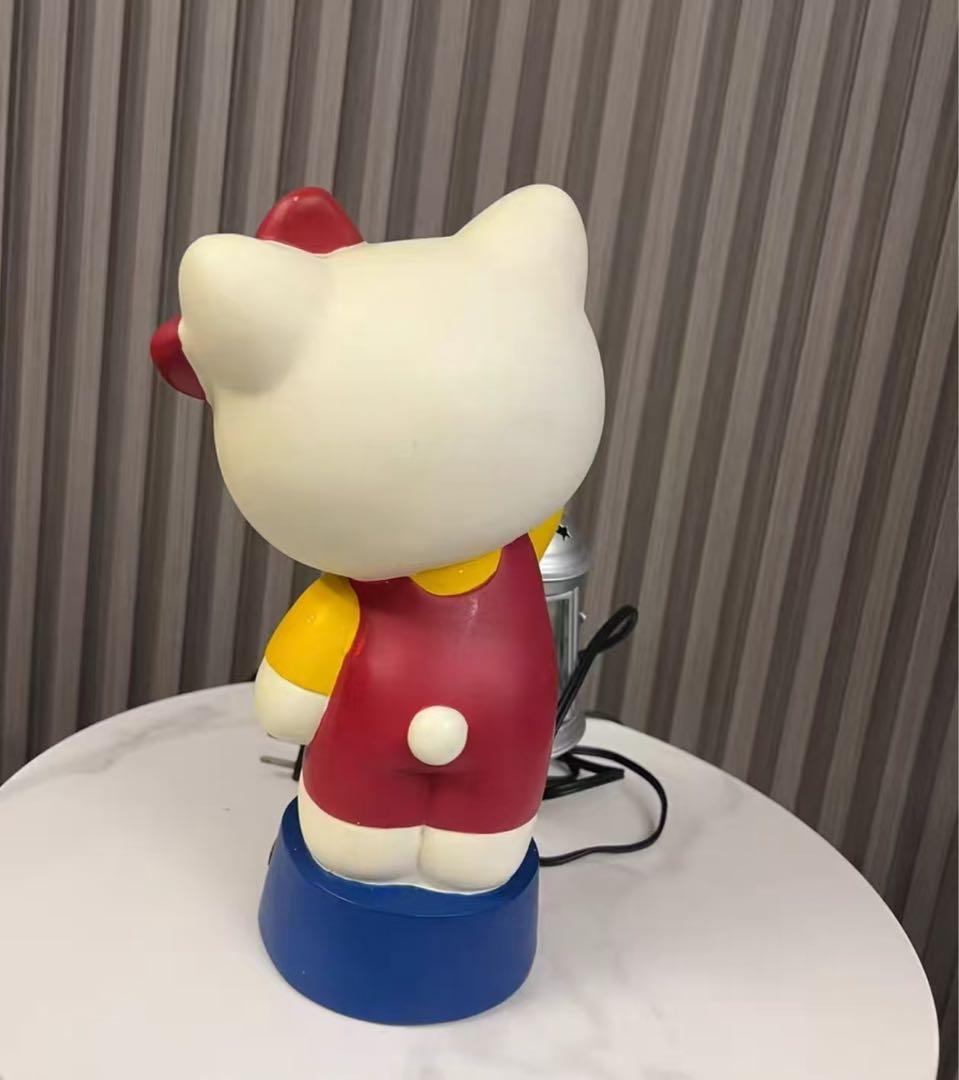 Hello Kitty ランタン付きフィギュア